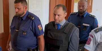 Soud s vraždícím primářem Česákem dnes pokračoval