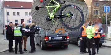 Vozidlo srazilo cyklistu, ten skončil v nemocnici