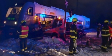 Střet vlaku se sypačem