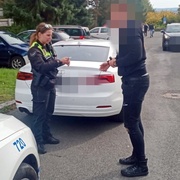 "Já neřídil!" tvrdil muž, který byl v autě zcela sám