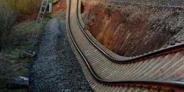 Sesuv železniční trati