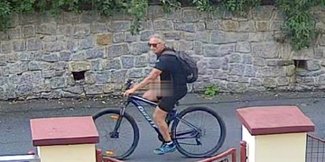 Kriminalisté pátrají po tomto sexuálním deviantovi