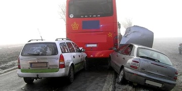 Hasiči zasahovali u nehody autobusu s dětmi