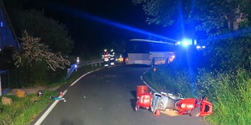 Motorkář při nehodě přišel o prsty i o řidičák