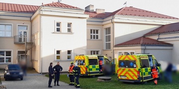 Záchranáři do nemocnice transportují pět dětí - aktualizováno