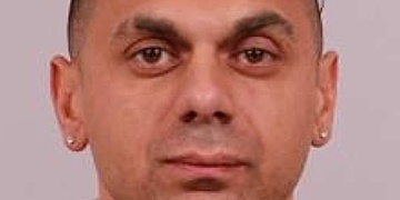 Policisté pátrají po uprchlém vězni