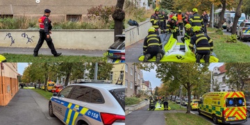 Muž vylezl na lešení do osmnáctimetrové výšky a hrozil skokem
