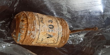 Stařenka v kabelce přinesla neznámý předmět, policisté okamžitě volali pyrotechnika