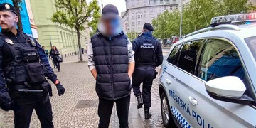 Odpočinek na trůnu vyšel muže dráž než by čekal