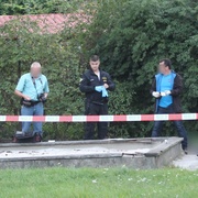 Muž zemřel u dětského pískoviště