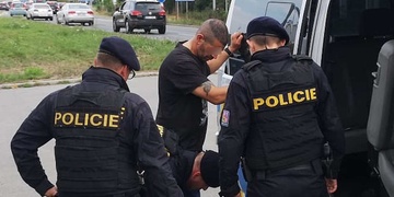 "Ječel, jak když podřezávají prase," popsal zadržení pachatele svědek