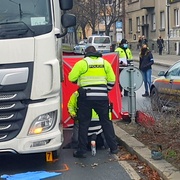 Kamion na Slovanech srazil a na místě usmrtil chodkyni