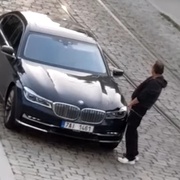 Nepochopitelný útok v centru Plzně
