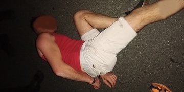 Před bitkou se strážníky si i svlékal, ale nepomohlo mu to