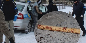 Rumuni s tyčemi zbili mladíka do bezvědomí a pokusili se násilím dostat policistu do auta