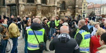 Dvě demonstrace tuto sobotu: Provokatéři na náměstí i uzavření hranic