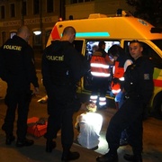 Žárlivec se popral, pak napadl záchranáře i policisty