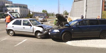 Dopolední dopravní nehody