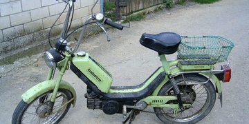 Dopravní extrém: Se zákazem řízení, na historické Babettě a s pěti a půl promile