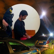 Tři znásilnění v Plzni, dva pachatelé dopadeni, po třetím se pátrá