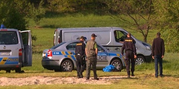 Před chvílí v Klatovech tragicky zahynul parašutista