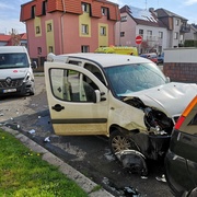 Střet vozů na Slovanech