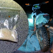 Feťák na motorce policistům ujížděl až 140 km/h po městě