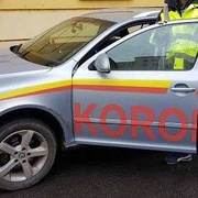 Žena pád z okna nepřežila