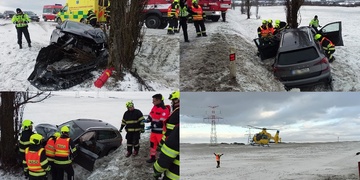 Auto vyjelo ze silnice a narazilo do stromu