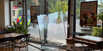 Na ranní nákup starší zákaznice v pekárně asi dlouho nezapomenou