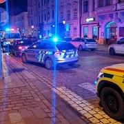 Střet auta s chodkyní na náměstí Republiky v Plzni