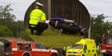 Dvě nehody motorkářů pouhých sedm kilometrů od sebe