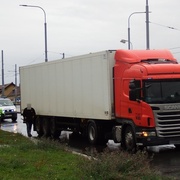 Na cestu kradeným kamionem se Rumun posilnil alkoholem