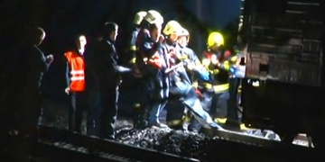 Neznámá žena se posadila na koleje a nechala se přejet vlakem