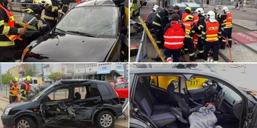 Vůz vjel přímo pod tramvaj, řidiče vyprošťovali