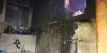 Obyvatelka utekla sama, psíka vynesli hasiči