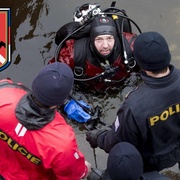 Utopený rybář i jeho loď se stále hledá