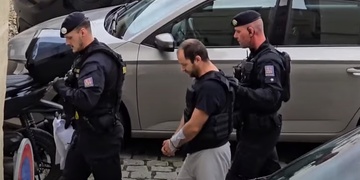 Lékař jednu ženu zavraždil sekyrou, druhou znásilnil a o její vraždu se pokusil
