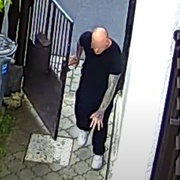 Zloděj okradl dítě o jeho horské kolo
