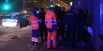 Dva mladiství nový rok zahájili loupeží