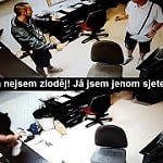 ROKU: Groteska - zfetovaný zloděj se zapekl do vloupání a pak hupsnul z okna!