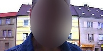 Poznáte podezřelou z krádeže kabelky? - Aktualizováno