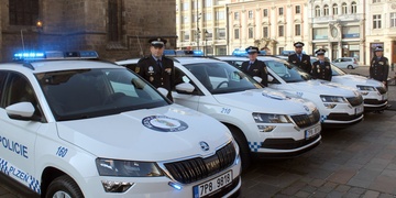 Karoqy nastupují k městské policii