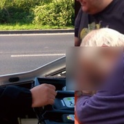 Šestasedmdesátiletý stařík se těžce opil a vyjel na výlet