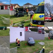 Senior s autem přistál překvapeným hasičům přímo na dvoře