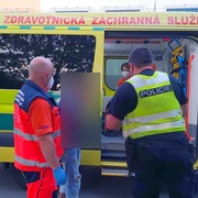 Těžce opilý cyklista si rozbil hlavu
