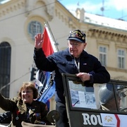 Veterána George Thompsona zradilo zdraví – je v nemocnici