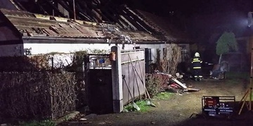 Blesk zapálil rodinný dům, škoda je milion