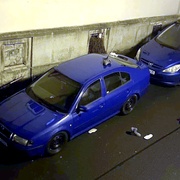 Z oken létaly nejrůznější předměty