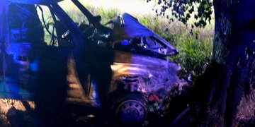 Opilý a zraněný muž unikl z hořícího auta